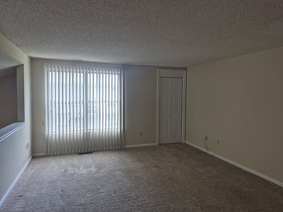 4th image of 2102 Brookhaven Dr #1