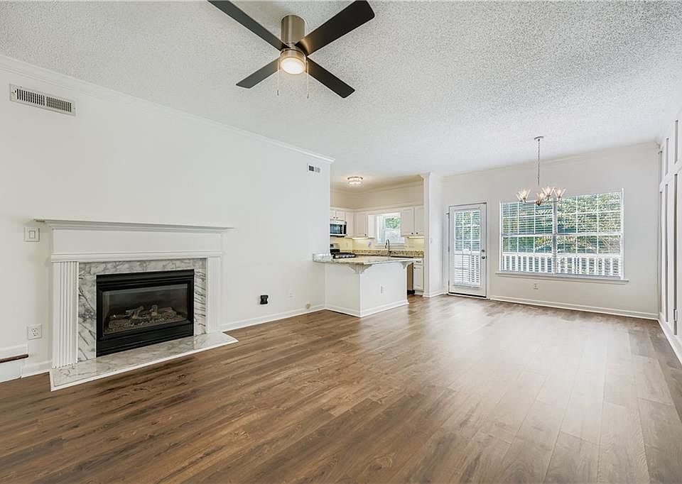 1st image of 404 Las Brasis Ct