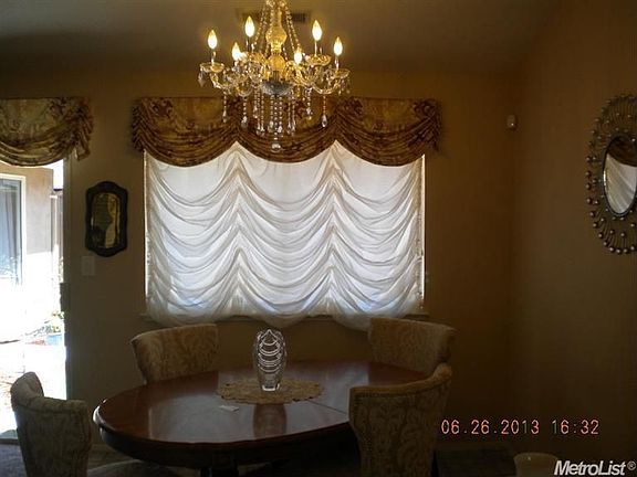 2nd image of 3302 Suffolk Dr