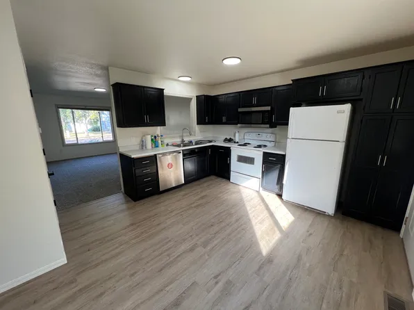 2809 E Bragstad Dr #3, Sioux Falls, SD 57103