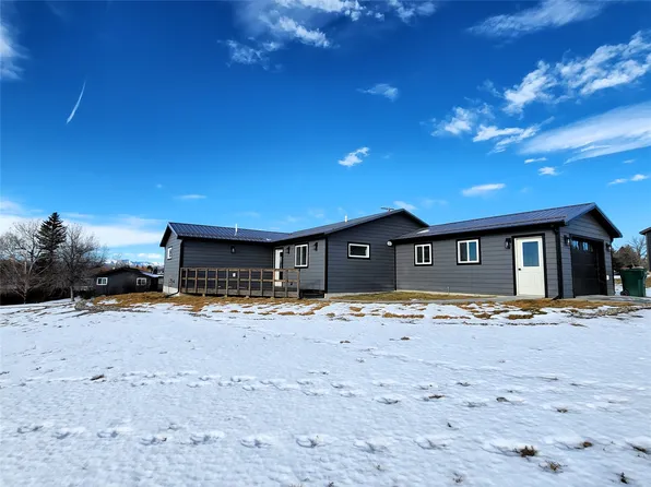 101 10th Ave NE, Choteau, MT 59422