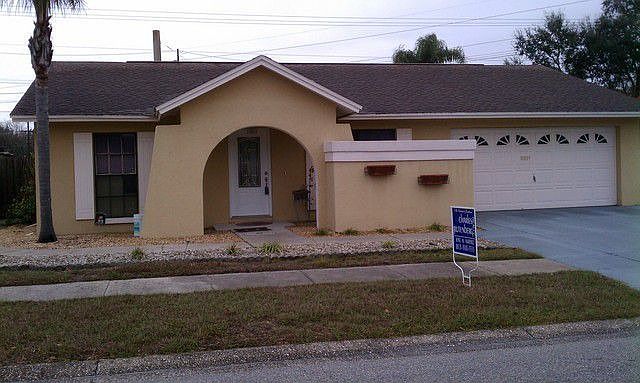 1st image of 10809 Roundview Ln