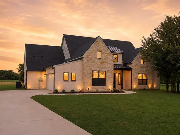 209 Waverunner Ct, Corsicana, TX 75109