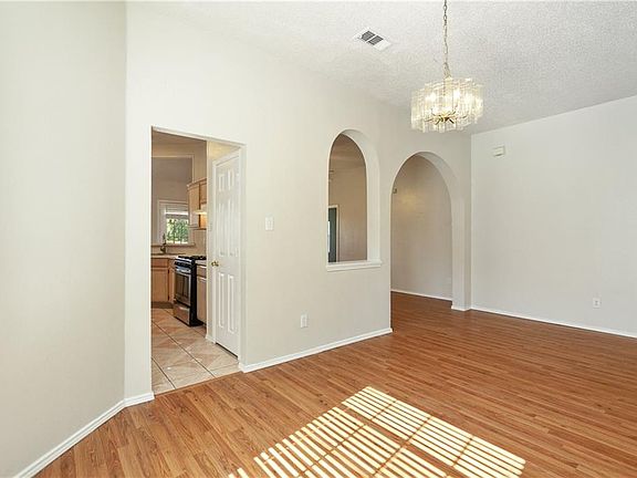 3rd image of 1905 High Meadow Dr
