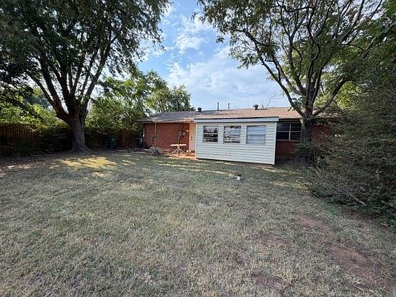 3rd image of 4604 SE 38th St
