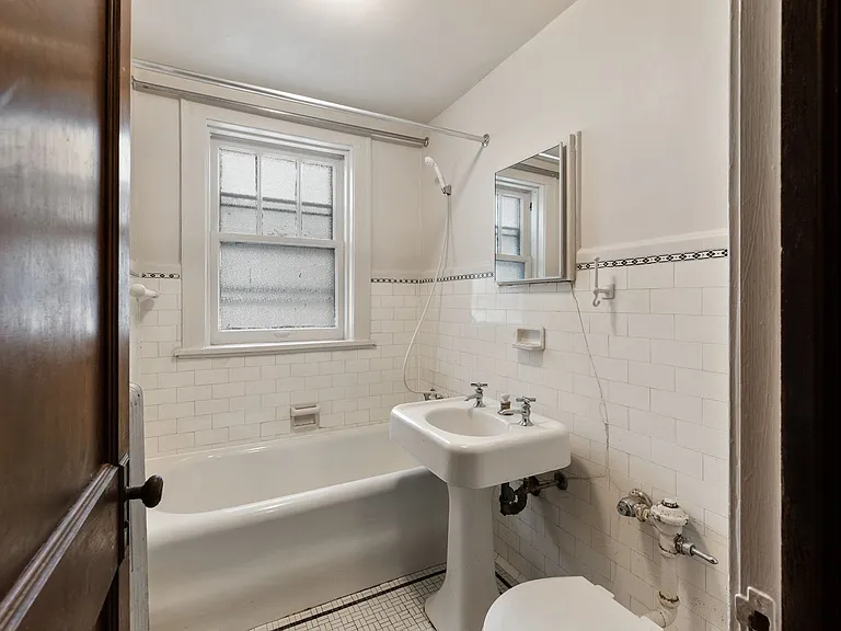The Sheridan — Photo 9