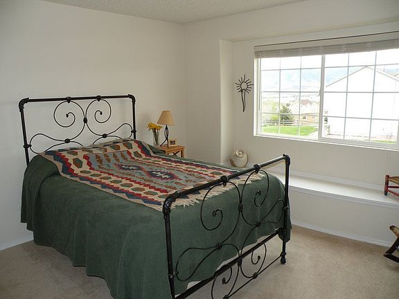 Bedroom 2 with windowseat and great views