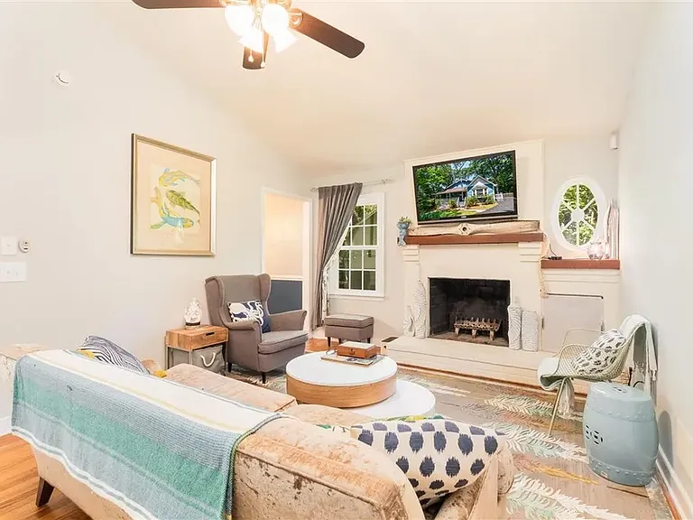 700 Victorian Ct — Photo 11