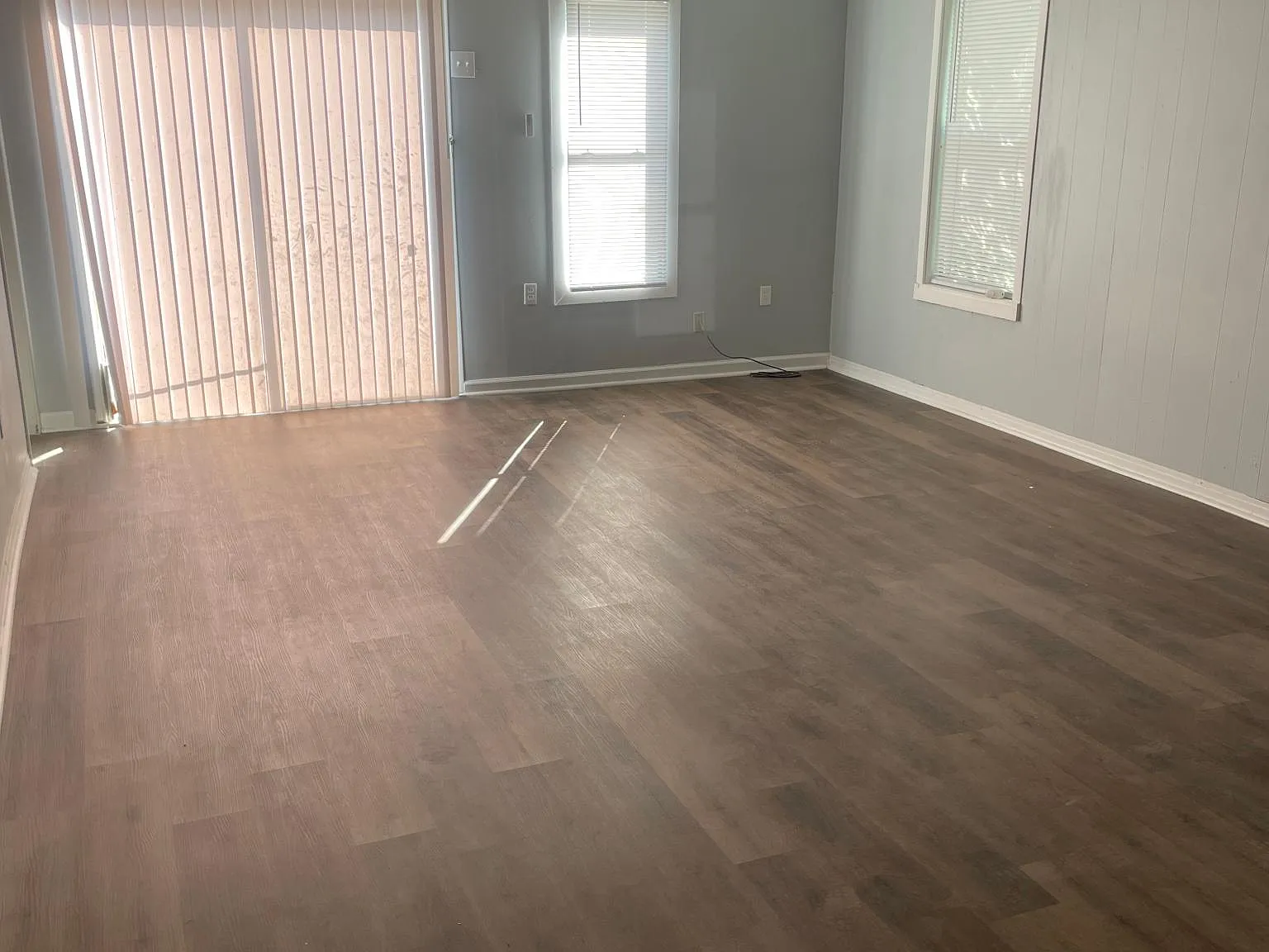 3 bed, 2.5 bath, 1760 sqft, $1,775 — Photo 2