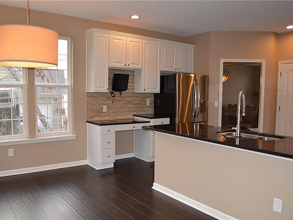 4th image of 9844 Belcrest Ln
