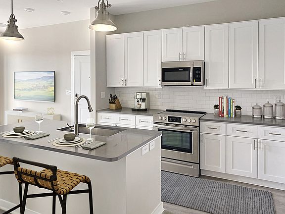 2nd image of 3612 Beverly Cove Way #6-104