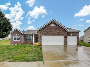 3847 Riverside Pointe Dr, Florissant, MO 63034