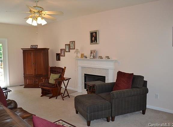 3rd image of 3123 Denwood Ln