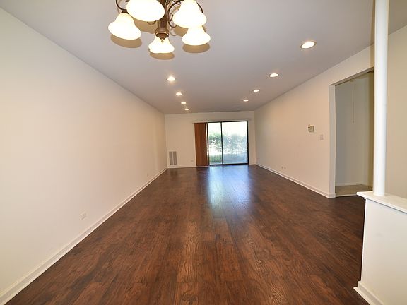 5th image of 2150 Valencia Dr APT 106A