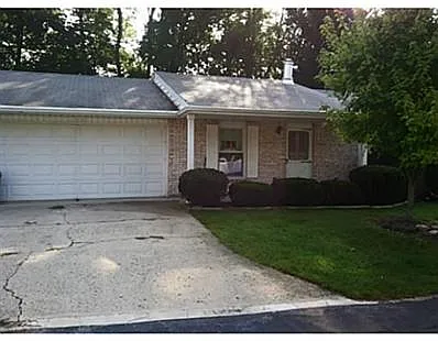 208 Green Tree Ln photo 1