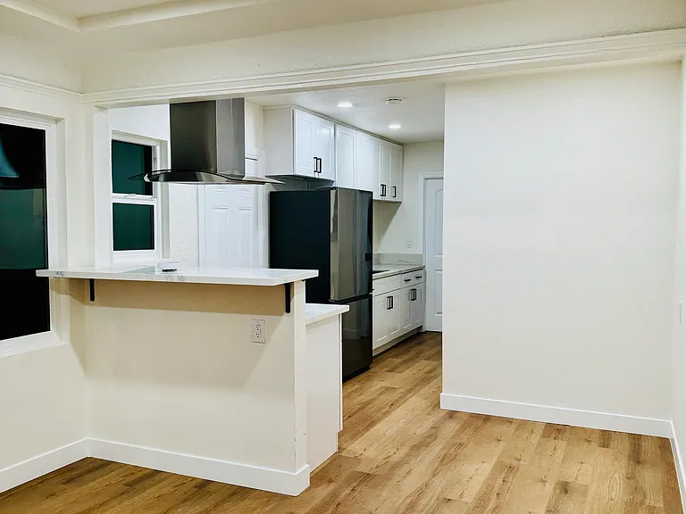 364 S McBride Ave — Photo 13