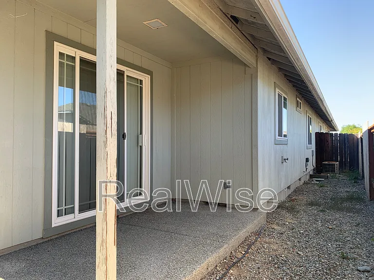 1675 George Tweed Blvd — Photo 13