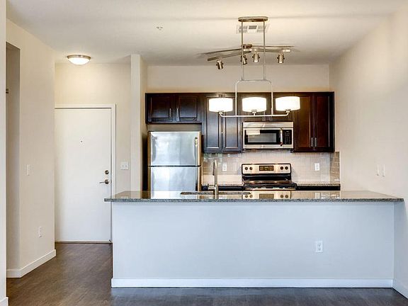 3rd image of 2828 Zuni St #081cad747