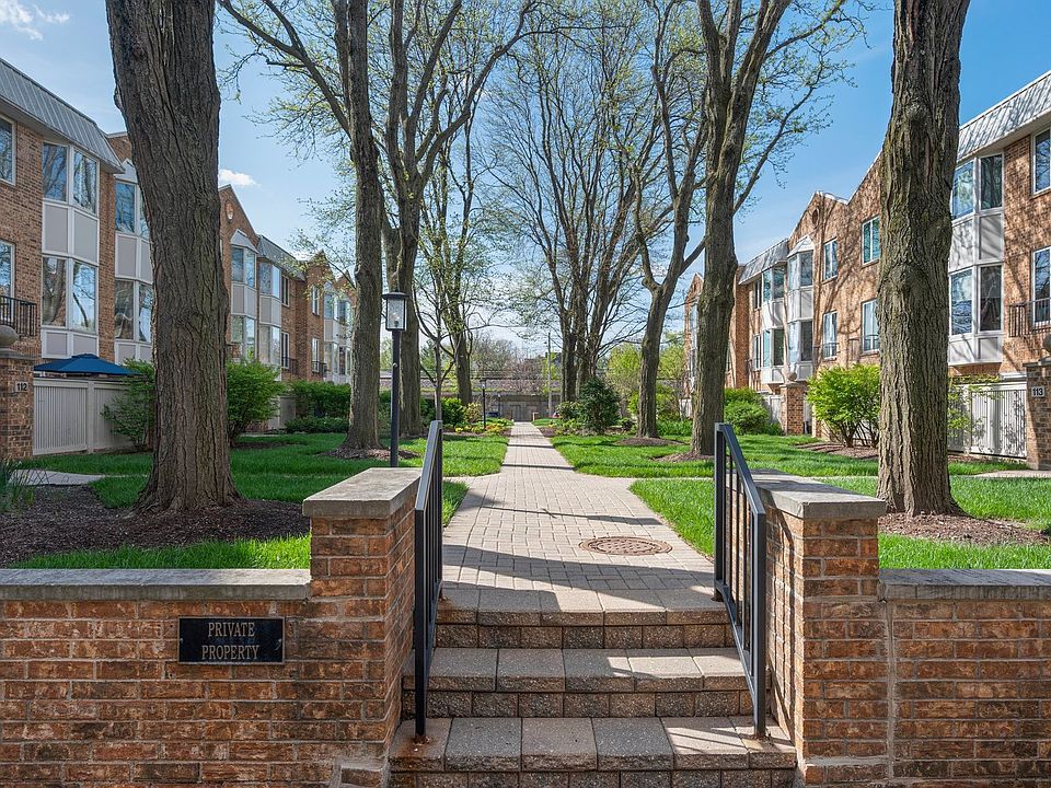 1st image of 110 Bishop Quarter Ln