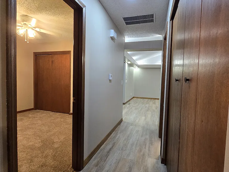 3863 W Driftwood St — Photo 4