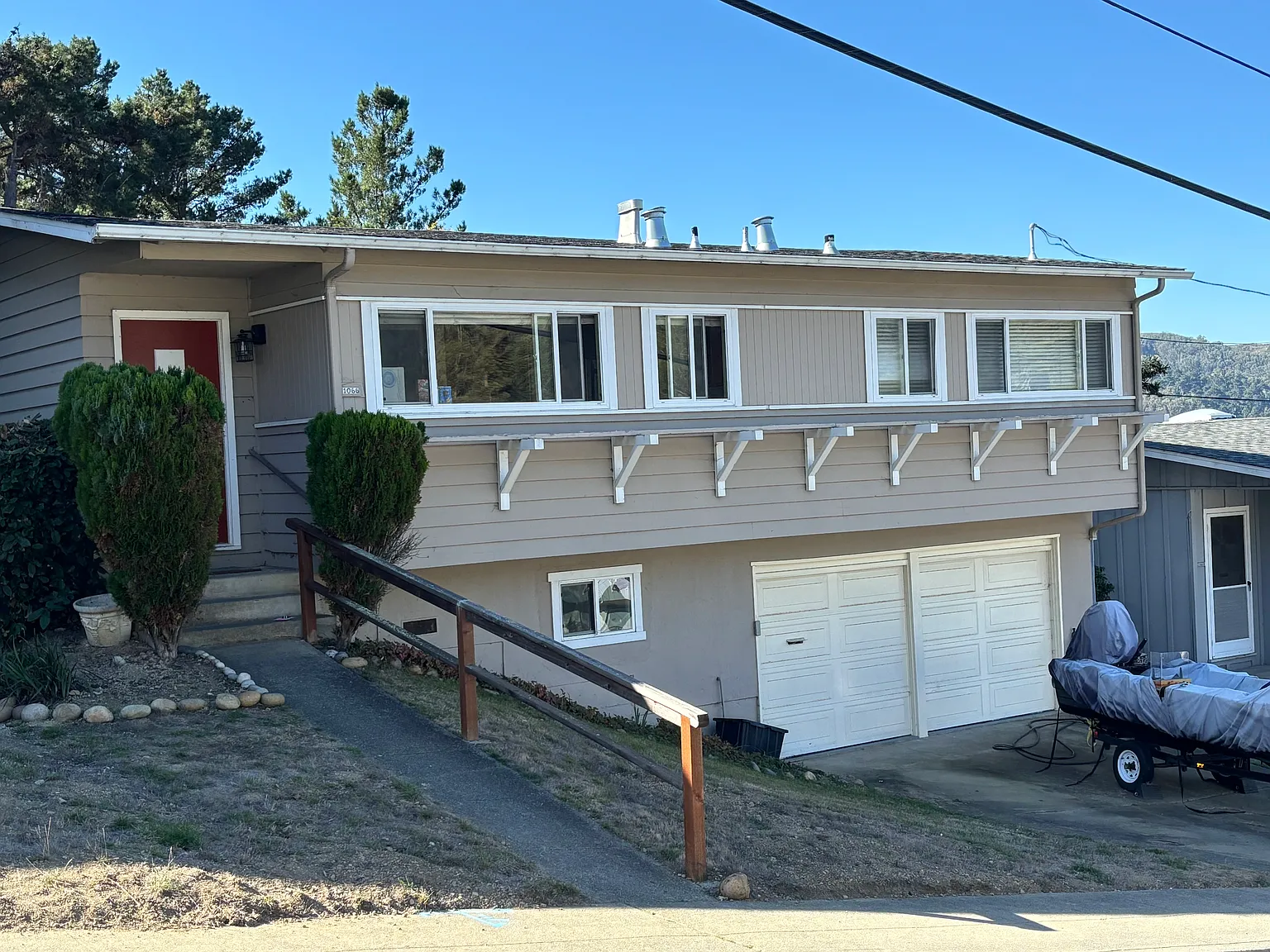 3 bed, 1080 sqft, $5,100 — Photo 1