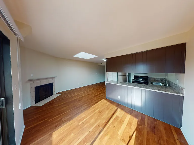 Monarch Terrace — Photo 12