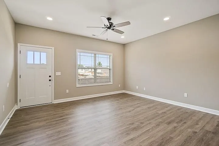 528 Concord Dr — Photo 9