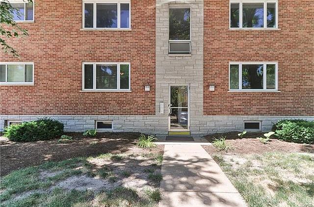 1st image of 217 Monclay Ct APT 1S