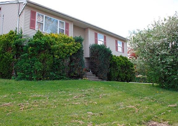 5th image of 50 Conklin Ave