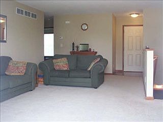 4th image of 919 William Dr