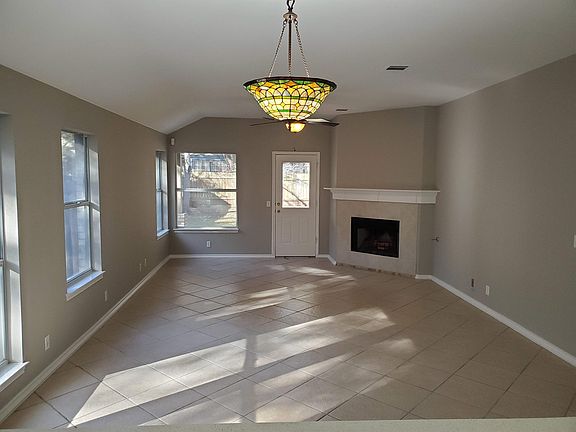 3rd image of 719 Birch Brook Dr