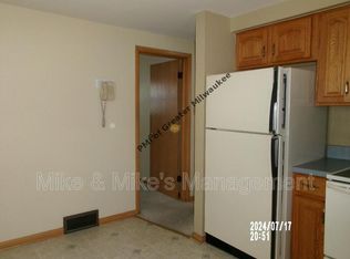 2551 S 68th St, Milwaukee, WI 53219
