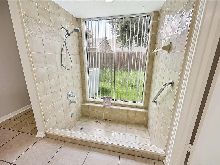 8018 Cobblefield Ln — Photo 17