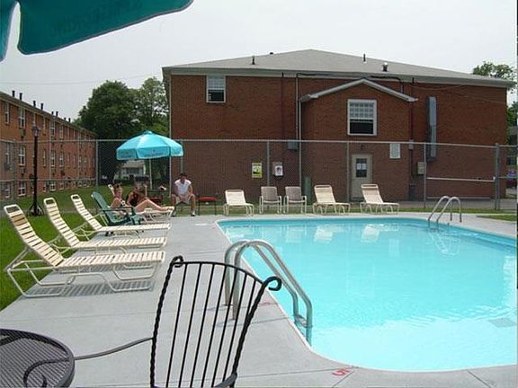 2nd image of 3227 Riverview Pl APT D