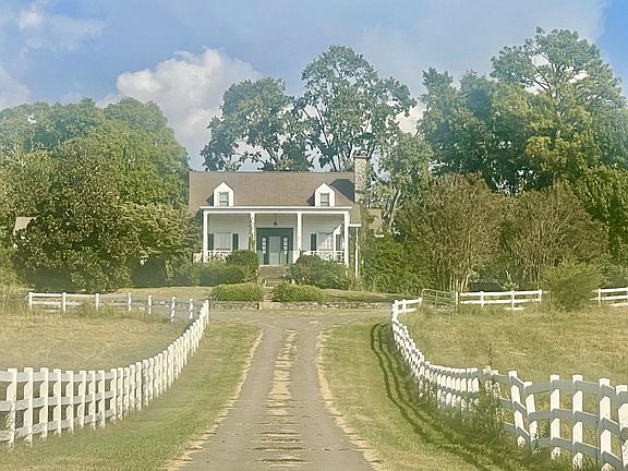 3rd image of 1422 Globe Rd
