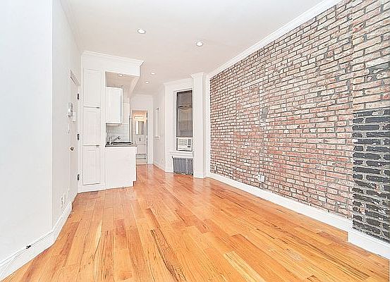 5th image of 325 E 83rd St #B3