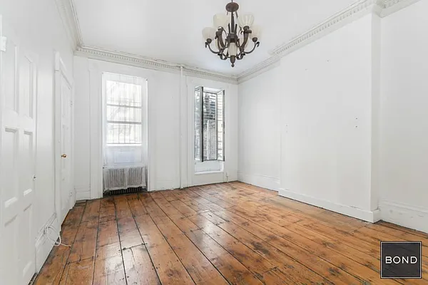 Rented by Bond New York | media 9