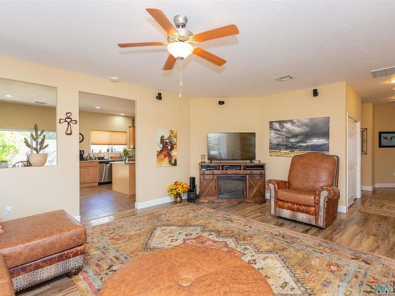 5th image of 1201 Mimosa Dr