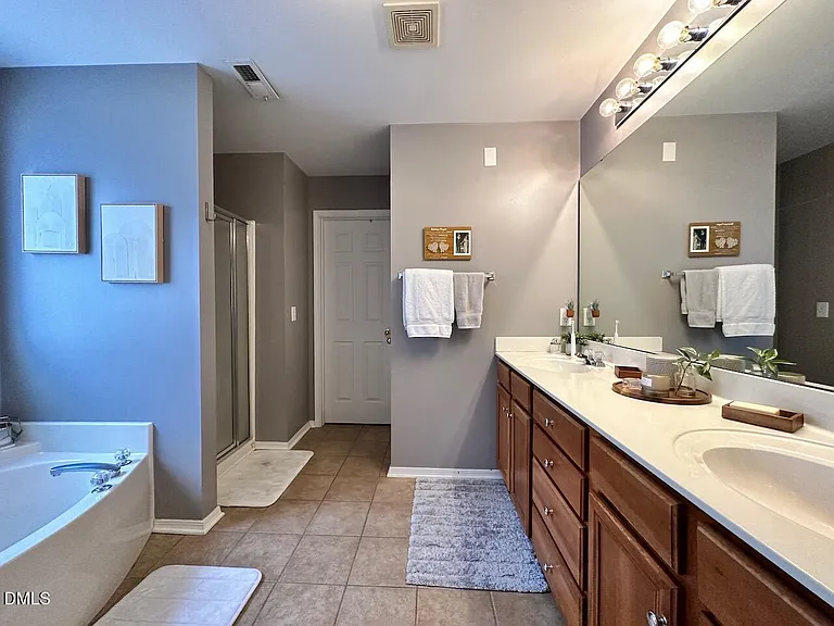 8400 Flat Keystone Dr — Photo 25