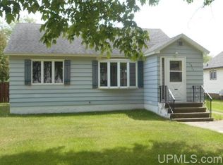 1211 Superior Ave, Gladstone, MI 49837