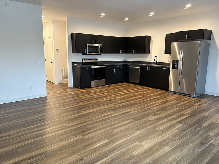 545 N Sheridan Ave #202 — Photo 1