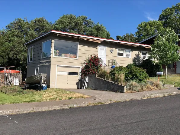 1106 Oregon Ave, The Dalles, OR 97058