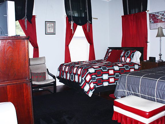 5th image of 1603 Paul W Bryant Dr APT 2