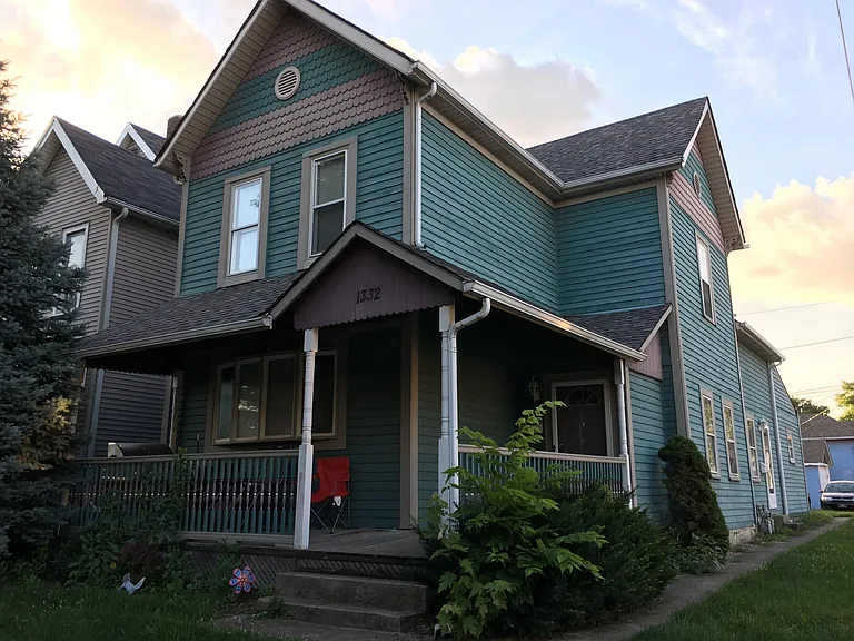 E Ohio St — Photo 14