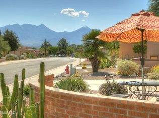 227 N Crescent Bell Dr, Green Valley, AZ 85614
