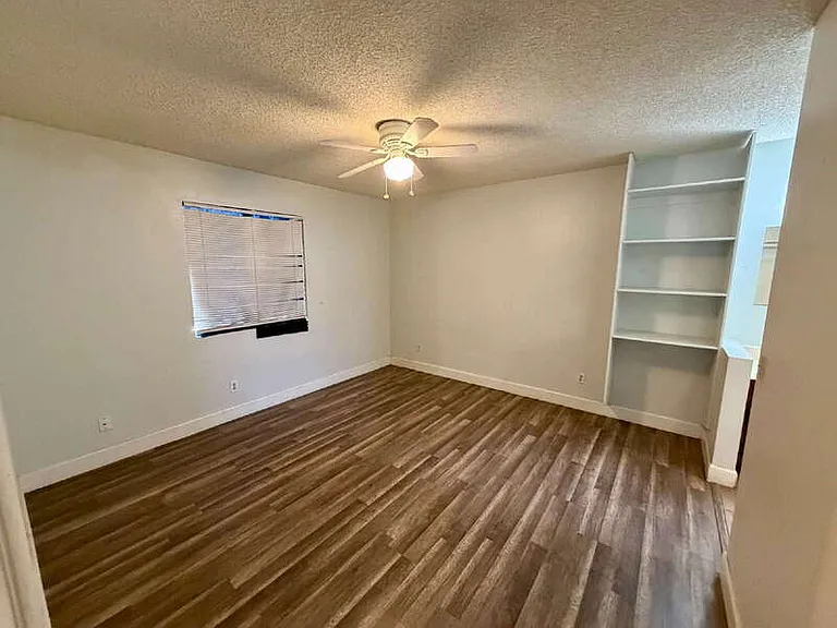 846 N Revere #202 — Photo 9
