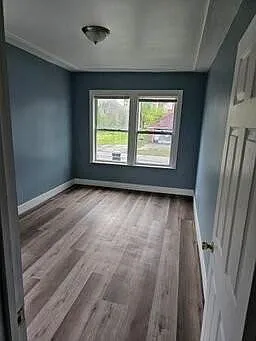 2415 W Grand St — Photo 6