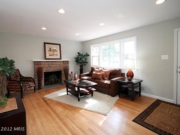 2nd image of 9906 Barbara Ann Ln