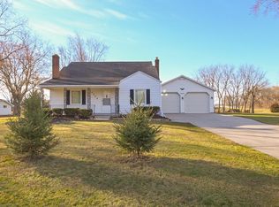 2046 Wayside Pl, Green Bay, WI 54311