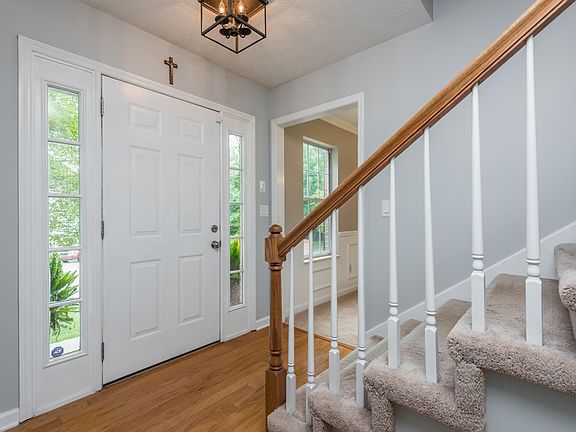 2nd image of 806 Meadowfield Dr
